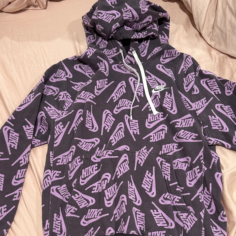 Men’s Nike hoodie